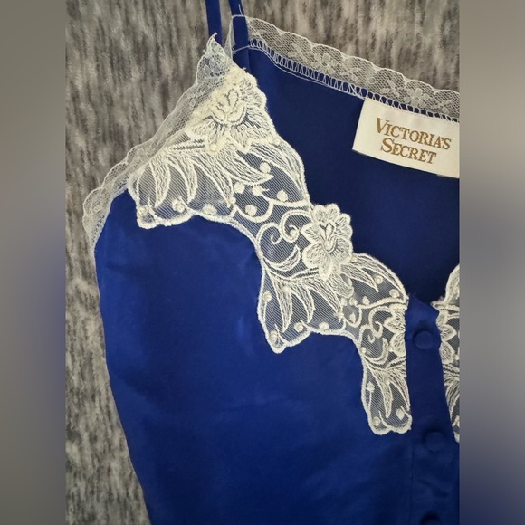 Vintage Victorias Secret camisole size medium - Picture 4 of 9